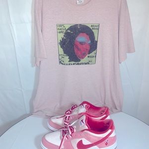 *EXCLUSIVE* Supreme pink beauty tee